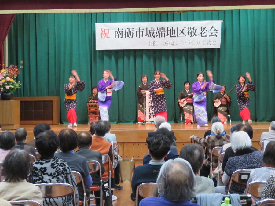 「五箇山深山会」による五箇山民謡等の披露